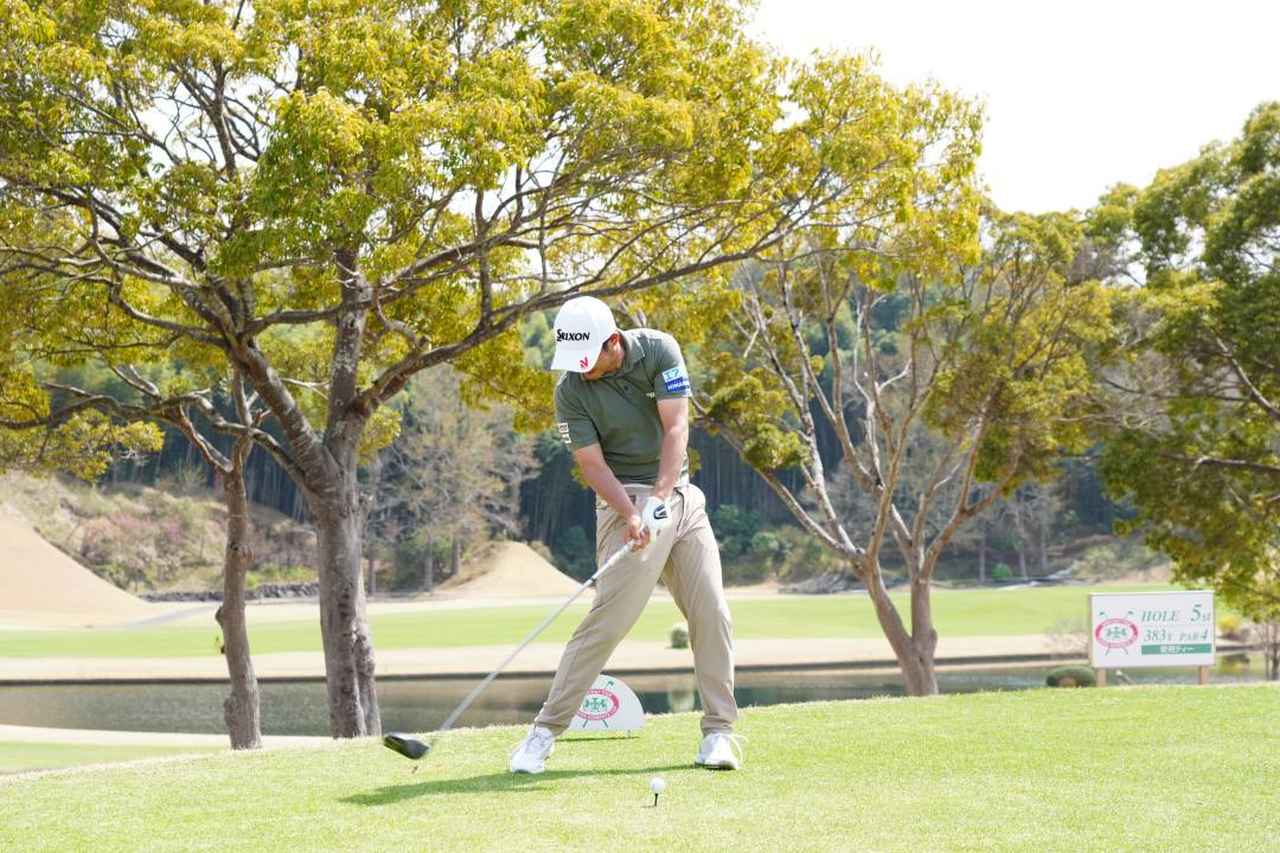 画像 : 4番目の画像 - 2025年の片岡のスウィング※写真1枚目をクリックで解説を確認！ - みんなのゴルフダイジェスト