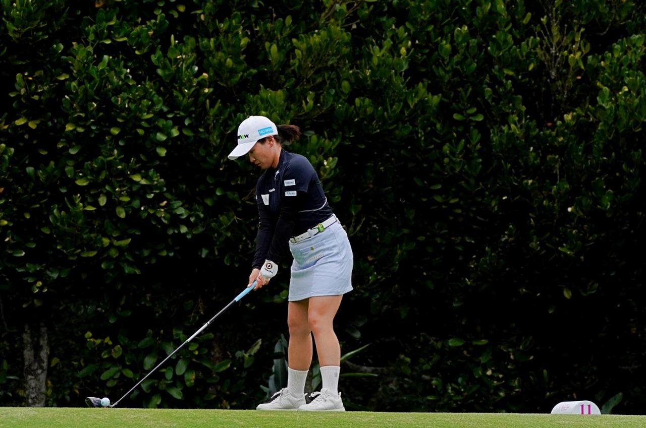 画像 : 2番目の画像 - 【連続写真12枚】永井花奈のドライバー斜め前方 - みんなのゴルフダイジェスト