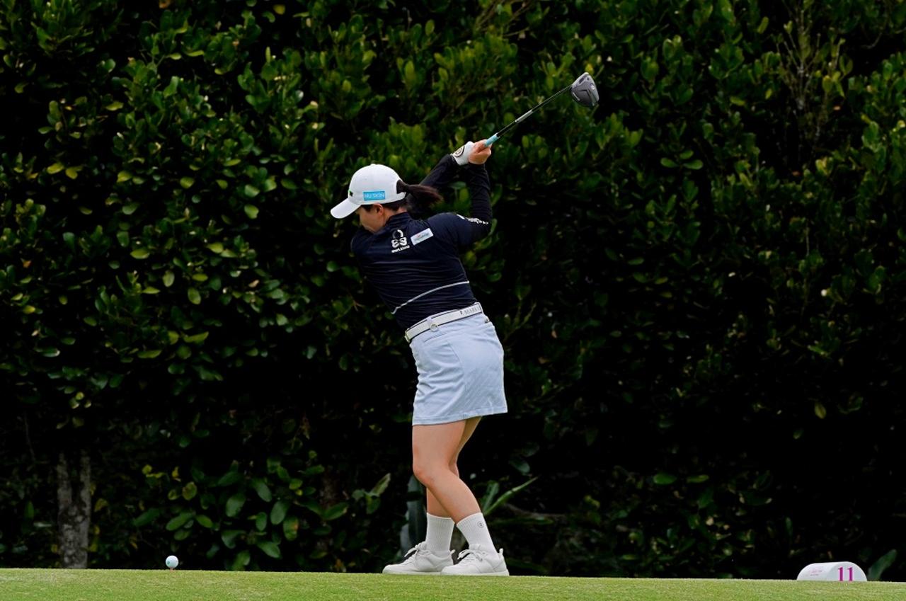 画像 : 5番目の画像 - 【連続写真12枚】永井花奈のドライバー斜め前方 - みんなのゴルフダイジェスト