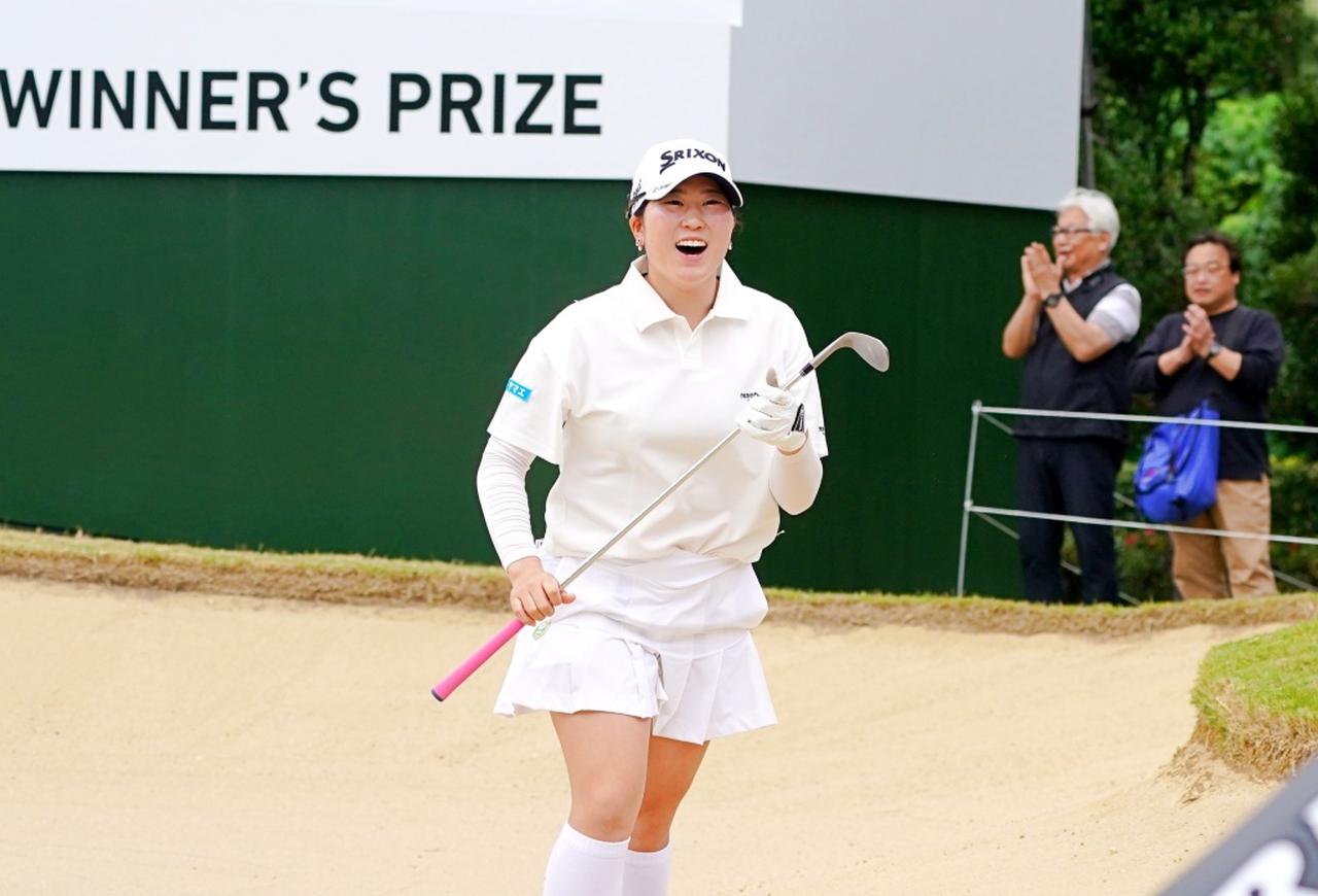 画像: 18番パー5、グリーン奥のバンカーからイーグルを奪った藤本愛菜