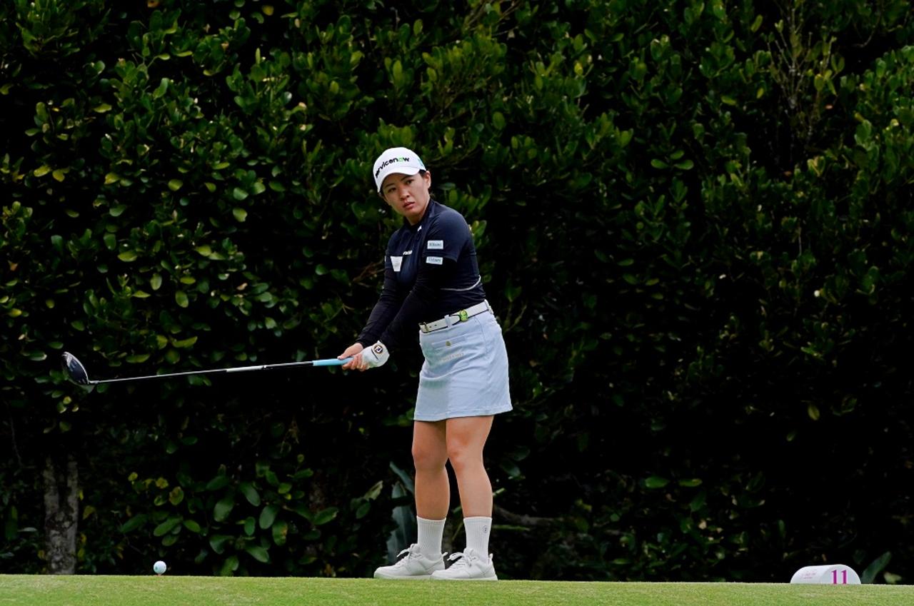 画像 : 1番目の画像 - 【連続写真12枚】永井花奈のドライバー斜め前方 - みんなのゴルフダイジェスト