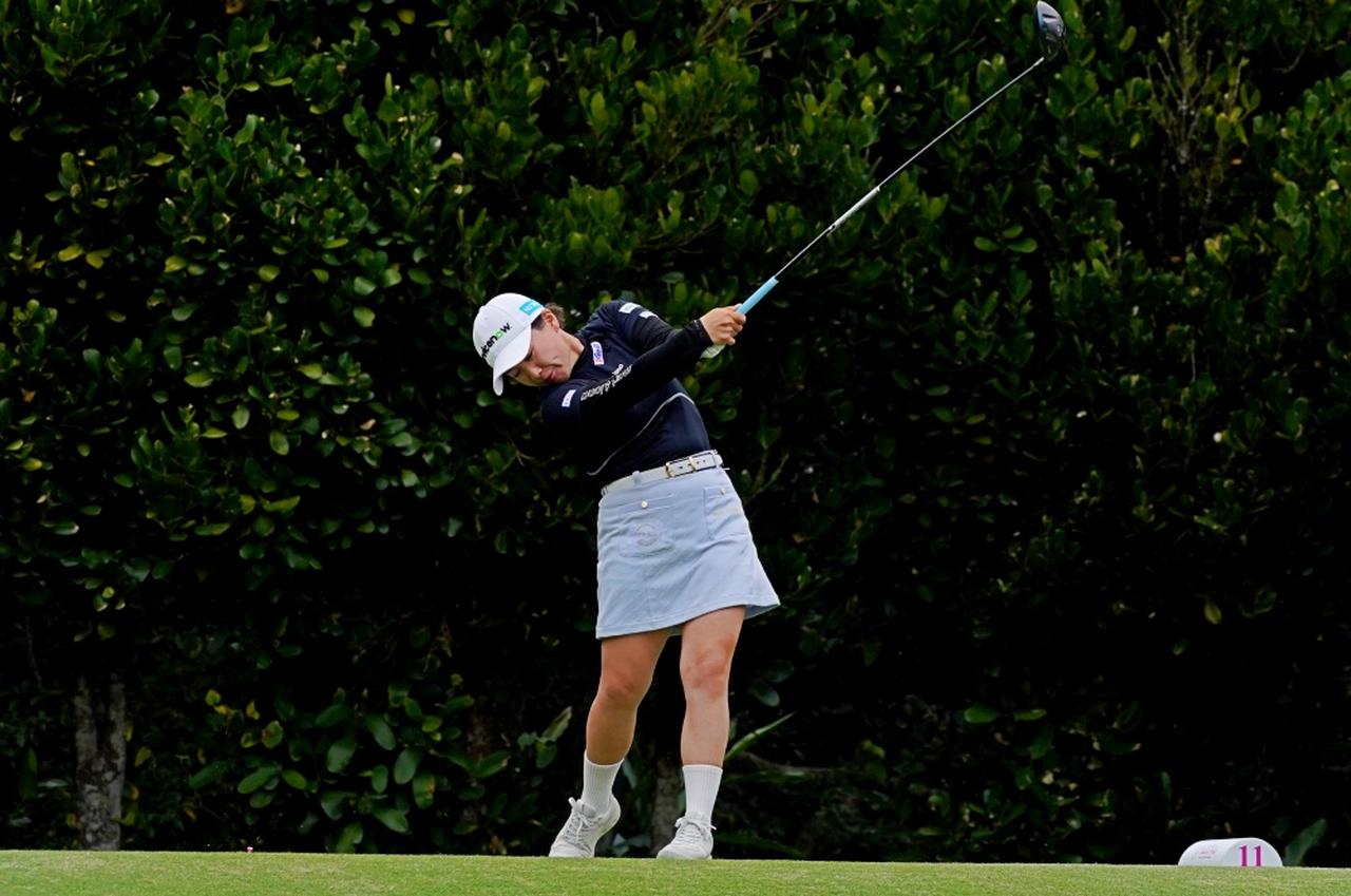 画像 : 11番目の画像 - 【連続写真12枚】永井花奈のドライバー斜め前方 - みんなのゴルフダイジェスト