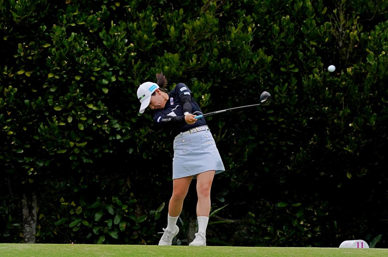 画像 : 10番目の画像 - 【連続写真12枚】永井花奈のドライバー斜め前方 - みんなのゴルフダイジェスト