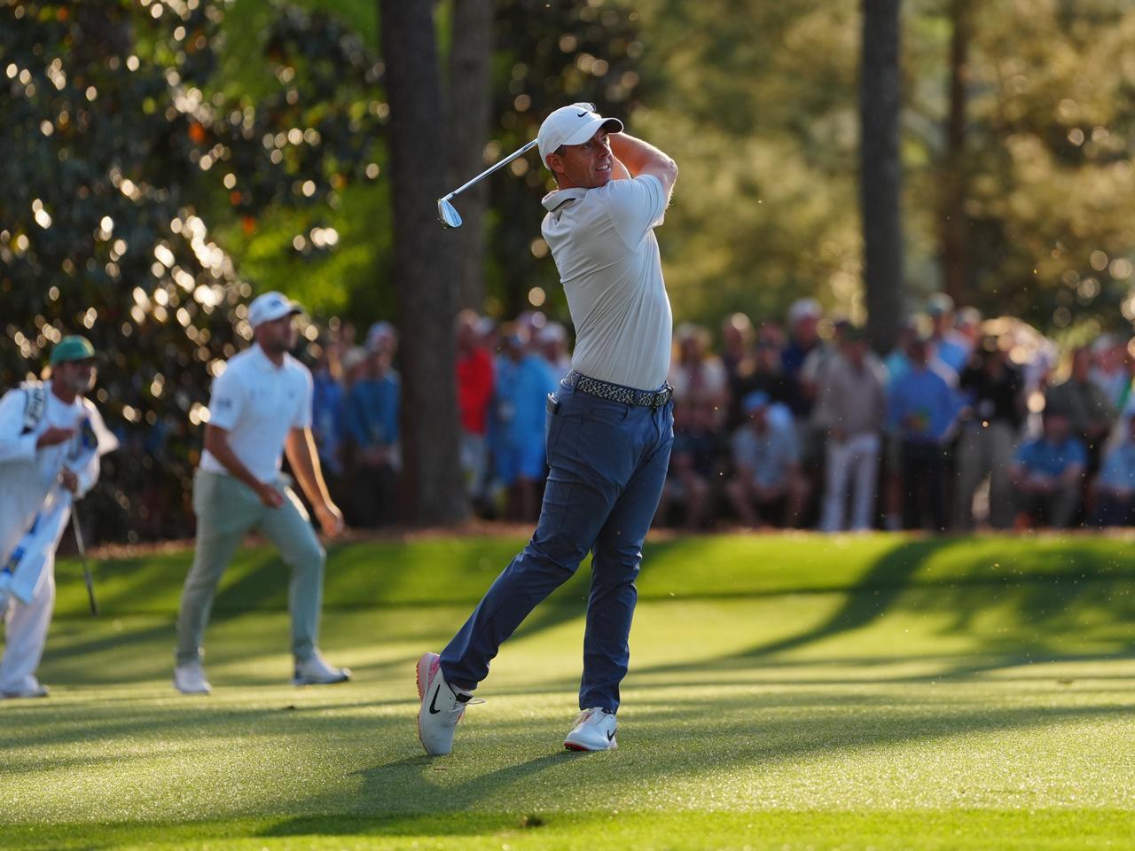 画像: 25年マスターズでのマキロイのアイアンショット（撮影/岩本芳弘）