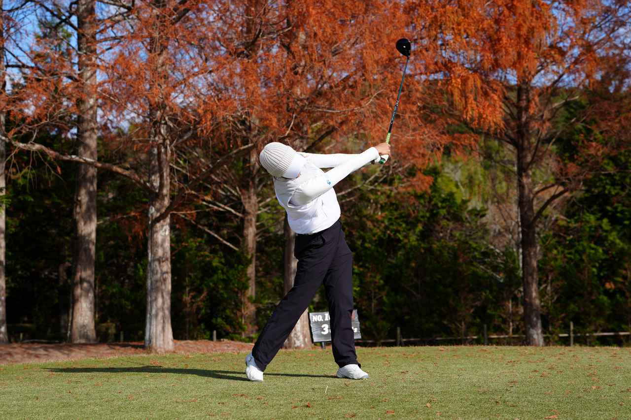 画像 : P9（両手が肩の高さ）