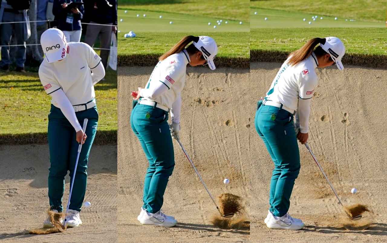 画像: バンカー練習をする佐久間朱莉