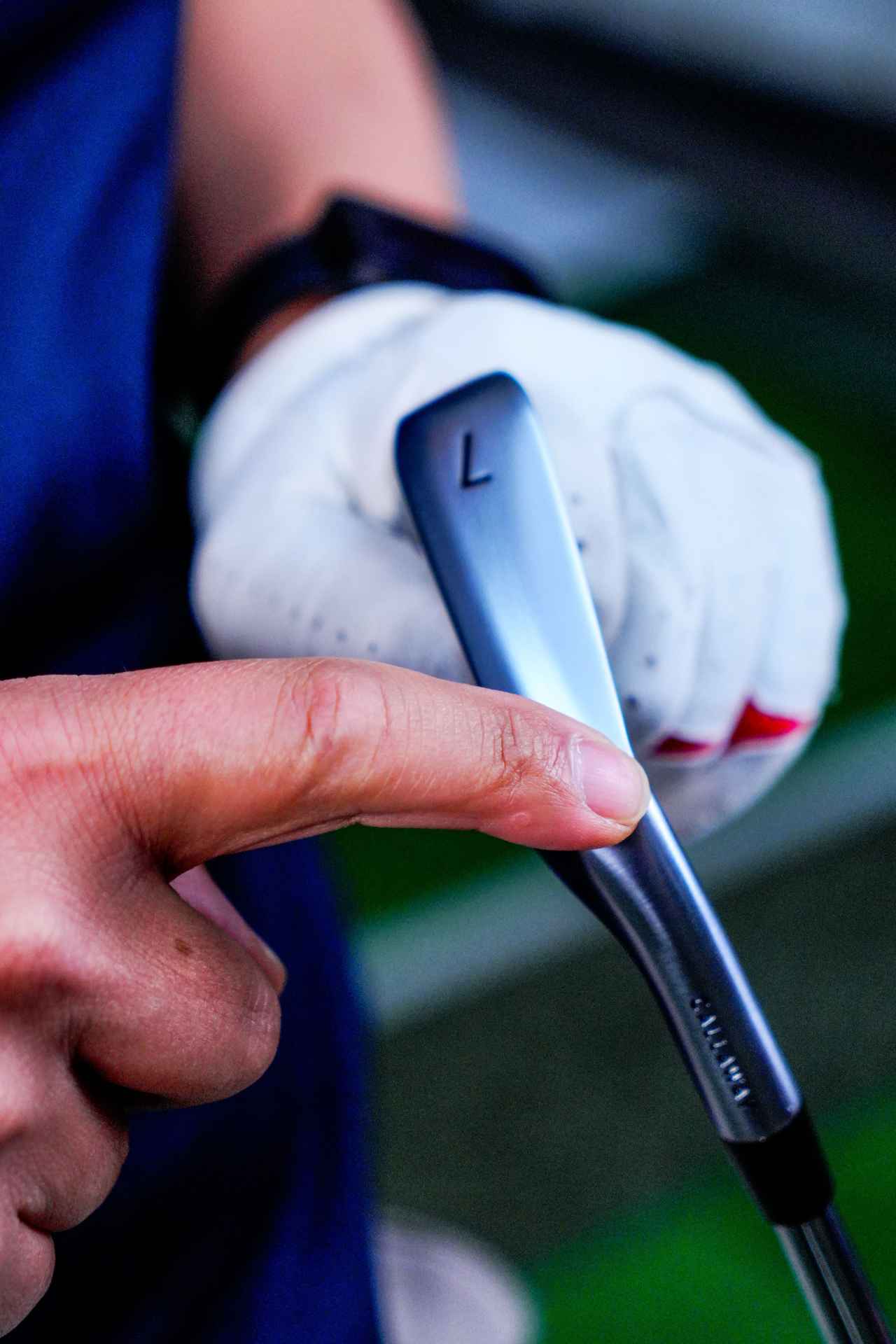 画像: ブレード長は番手ごとにフローし、上級者好みのコンパクトで薄く鋭いトップライン。ソールはメリハリのある面取りがされた「トライレベル・ソール」で抜けも抜群