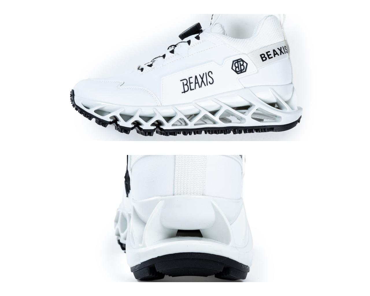 画像: 独創的な形状のアウトソールが軽やかな歩みを生む