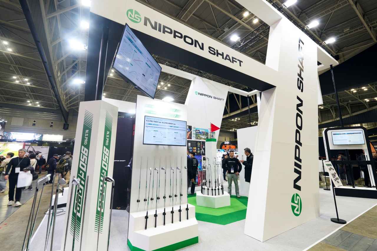 画像: JGFのブースにはパター用からドライバー用まで日本シャフトの全モデルが展示された