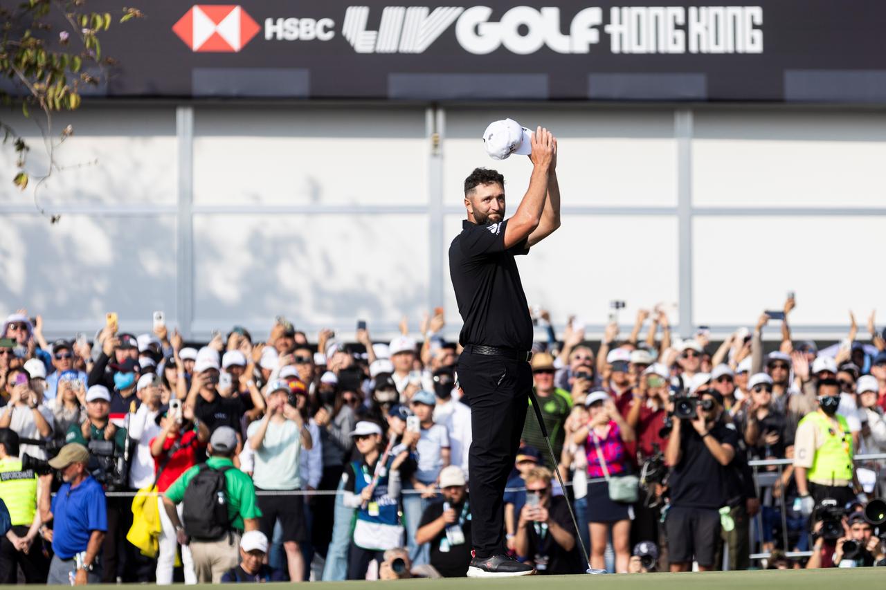 画像: ジョン・ラームが1年半ぶりVで語った重圧と「安堵」の本音。「慎重になりすぎた」反省が勝因に【LIVゴルフ】 - みんなのゴルフダイジェスト