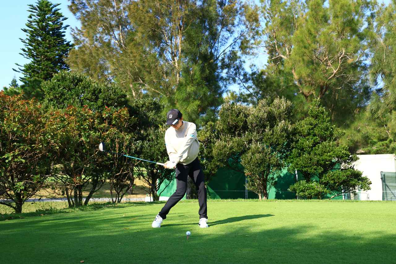 画像 : 6番目の画像 - 【連続写真10枚】開幕戦で撮影！ 伊藤愛華のドライバースウィング正面連続写真（撮影/大澤進二） - みんなのゴルフダイジェスト