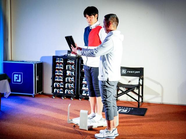画像: まずは「FJ FitLAB」で詳細な足形を計測