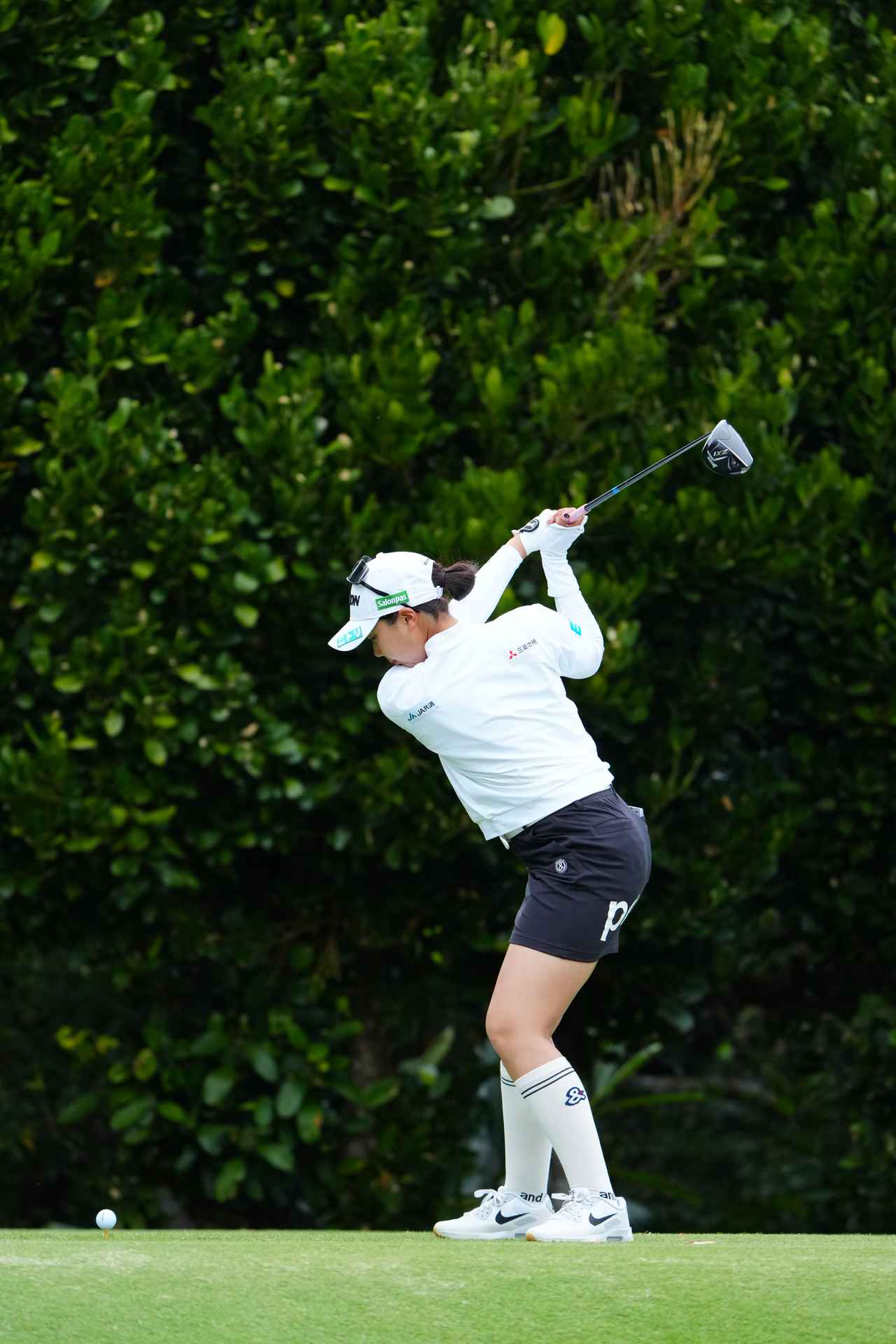 画像 : 3番目の画像 - 菅楓華　ドライバー斜め正面連続写真 - みんなのゴルフダイジェスト