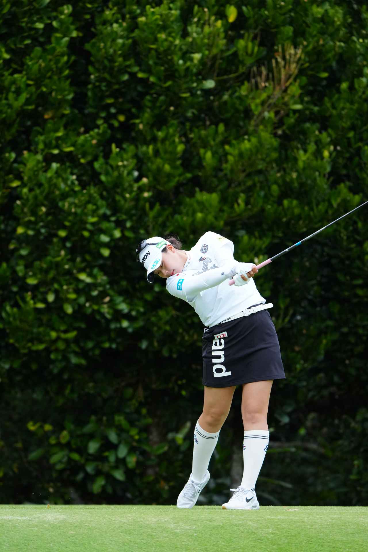 画像 : 8番目の画像 - 菅楓華　ドライバー斜め正面連続写真 - みんなのゴルフダイジェスト