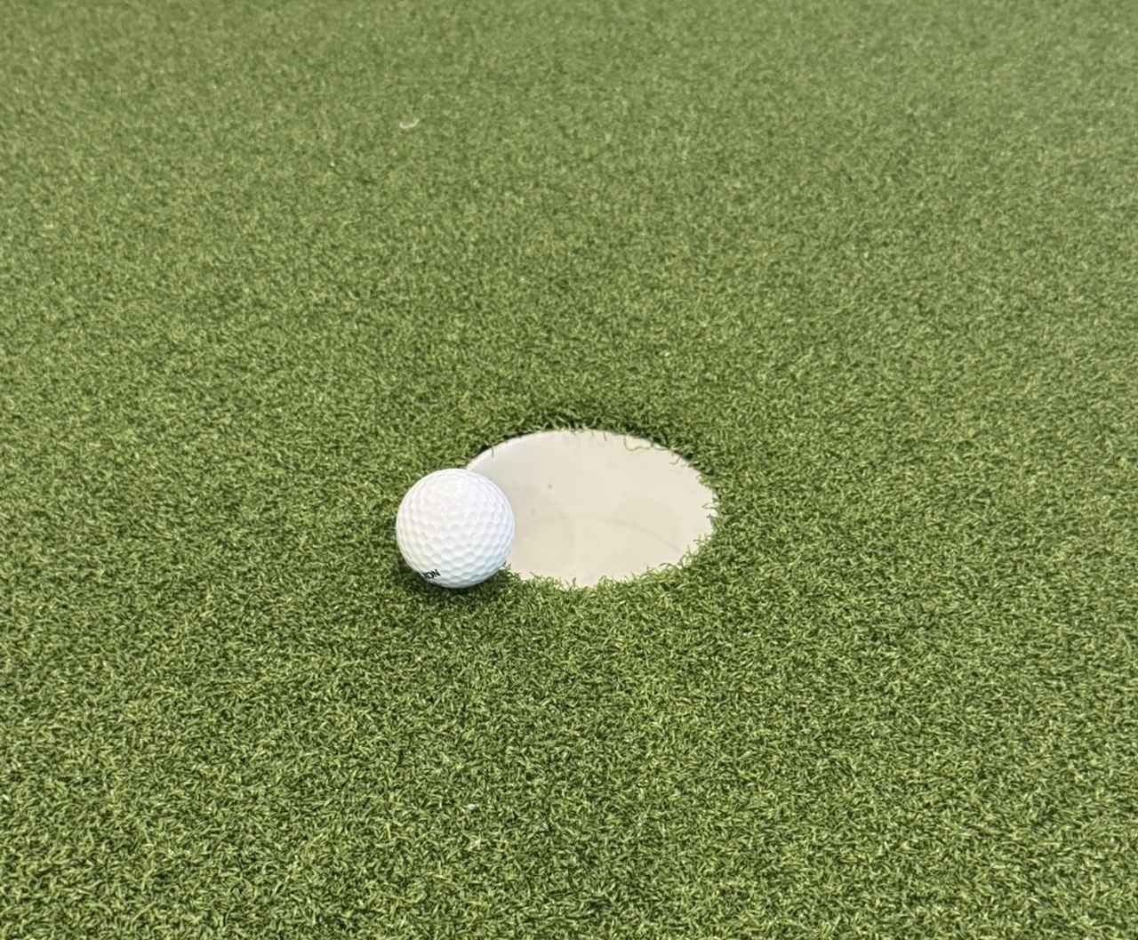 画像: カップに蹴られるのは理由がある⁉︎ パッティング専門コーチが解説 - みんなのゴルフダイジェスト