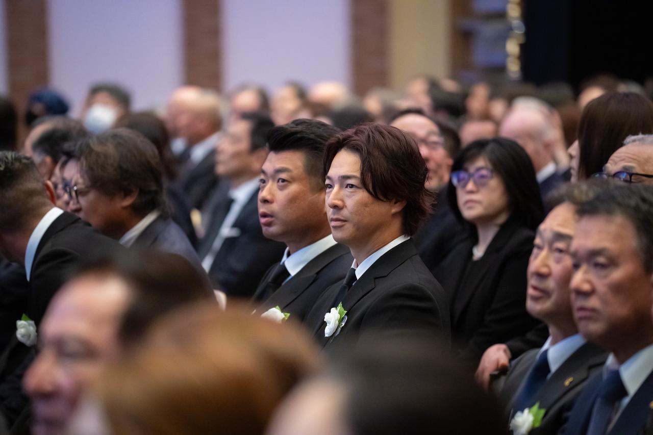 画像: ことあるごとにジャンボの薫陶を受けていた石川遼。ジャンボに対し深い憧憬を抱いていた池田勇太の姿も