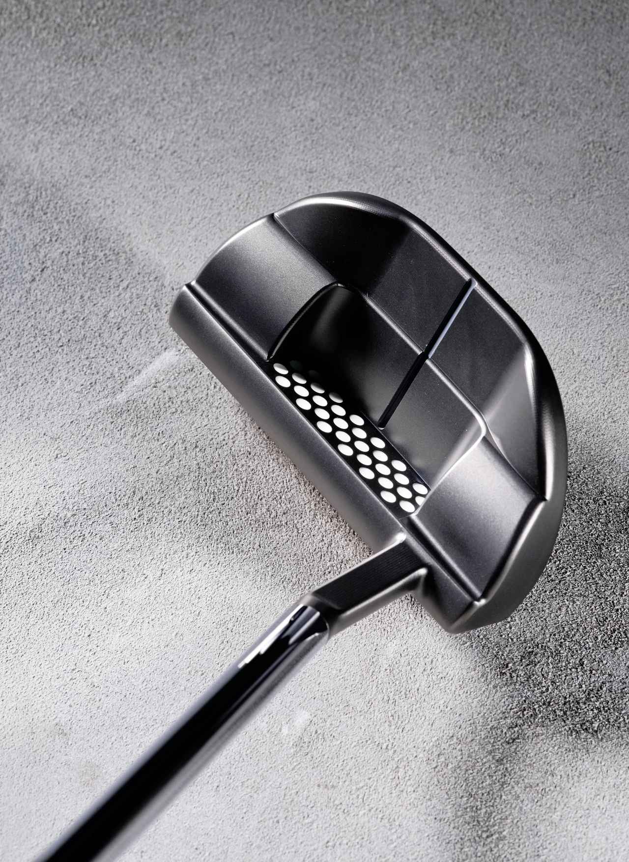 画像: FASTBACK1.5T22 TOUR：マットのツアーブラック仕上げが渋いT22のファストバック1.5。ファストバックは、08年に発売された（日本国内は09年発売）スタジオセレクトシリーズからラインナップされたミッドマレットで、プロ、アマを問わず、根強い人気を誇る