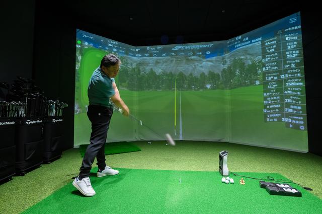 画像: 「Qi4D LS」で鋭い弾道を放つ金井さん