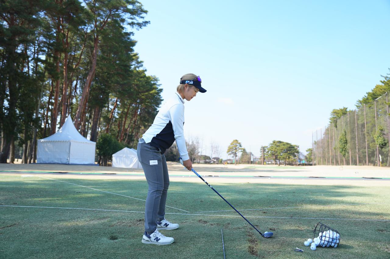 画像: 練習場にて課題のセカンドショット（フェアウェイウッド#7）を練習