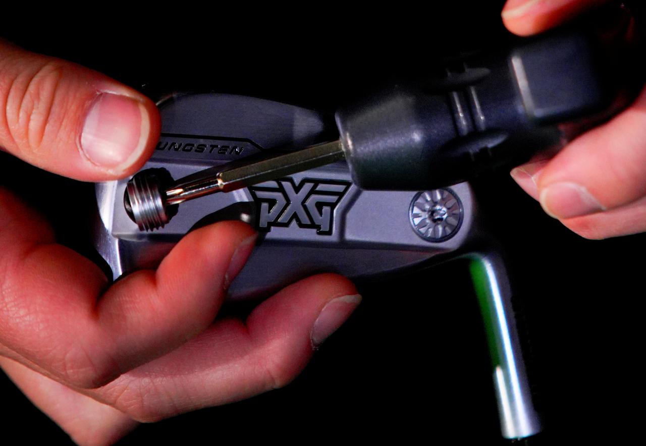 画像: 着脱可能なウェイトが搭載されているのも特徴の一つだ