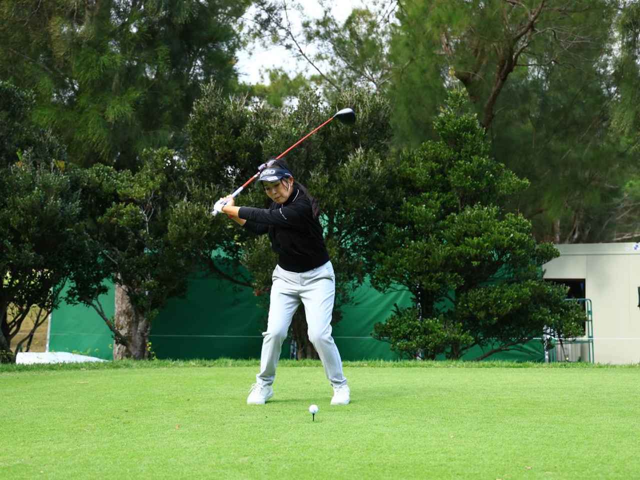 画像 : 5番目の画像 - 青木瀬令奈のドライバーの正面連続スウィング写真（撮影／大澤進二） - みんなのゴルフダイジェスト
