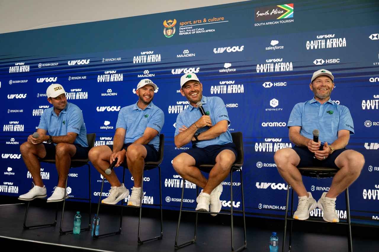 画像: 左からシャール・シュワーツェル、ディーン・バーメスター、ルイ・ウエストハイゼン、ブランデン・グレース（提供/LIVゴルフ）