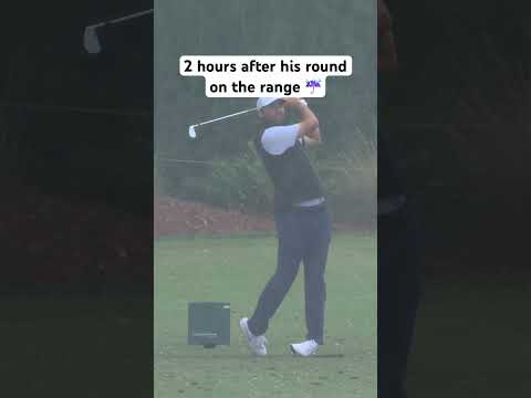 画像: Scottie Scheffler GRINDING on the range in the rain ️ www.youtube.com