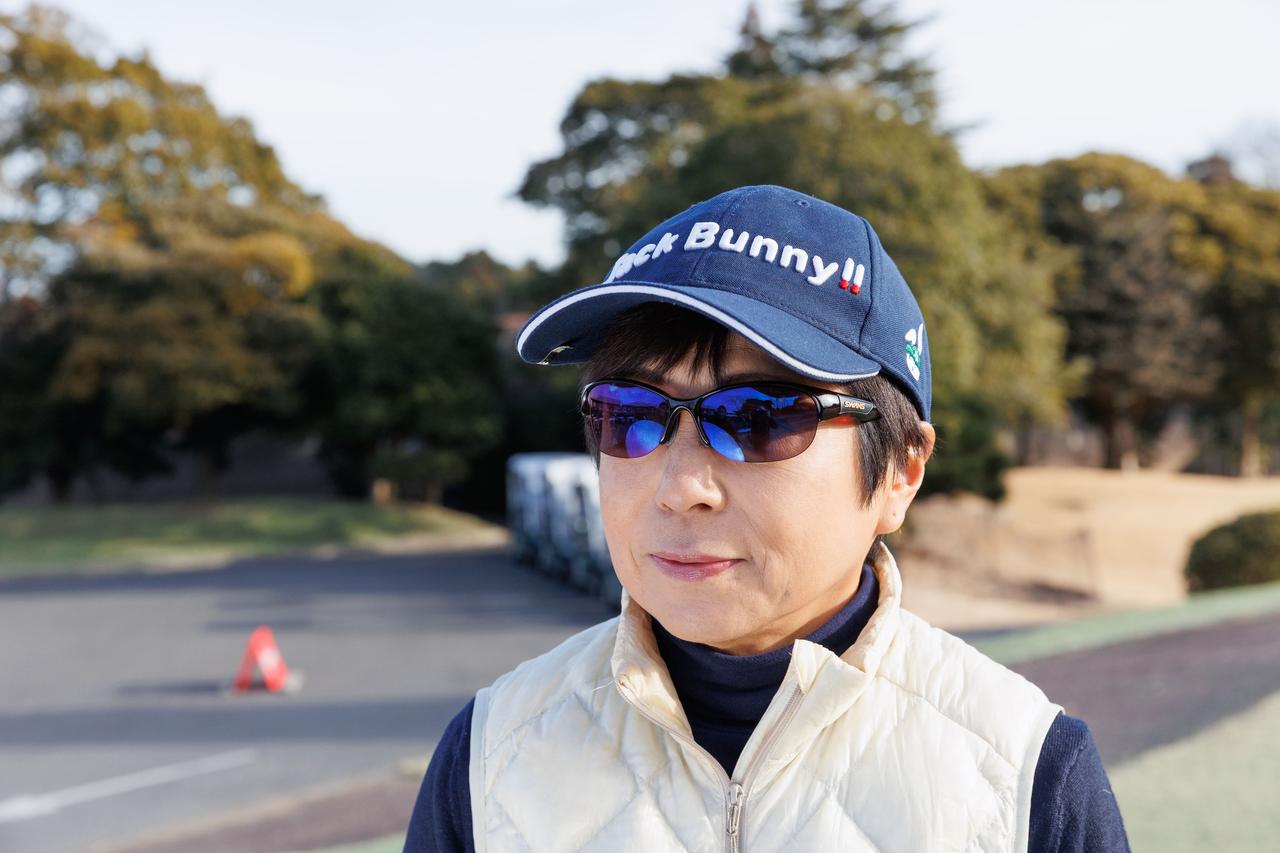 画像: タフで軽量なスポーツタイプのブラウン系サングラス