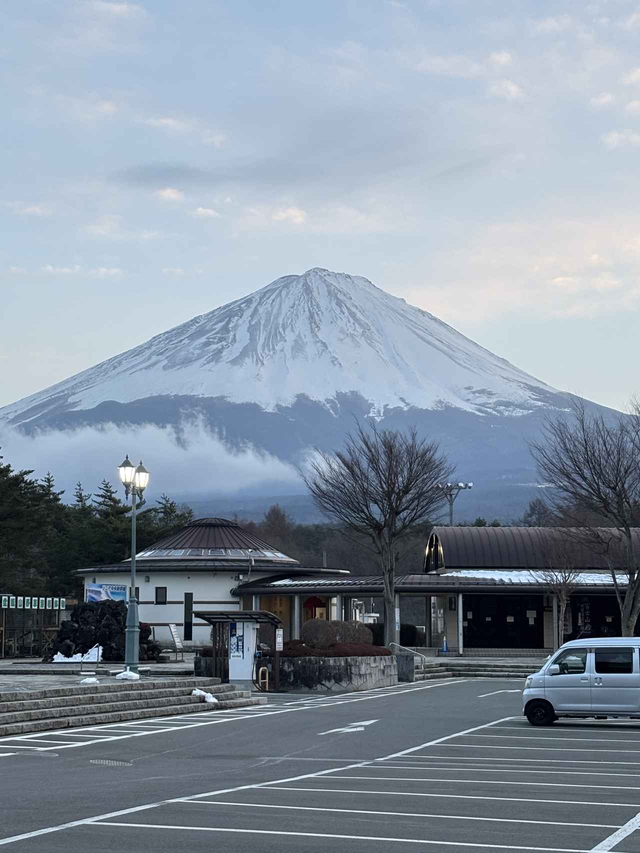 画像: 道の駅「なるさわ」から見た富士山