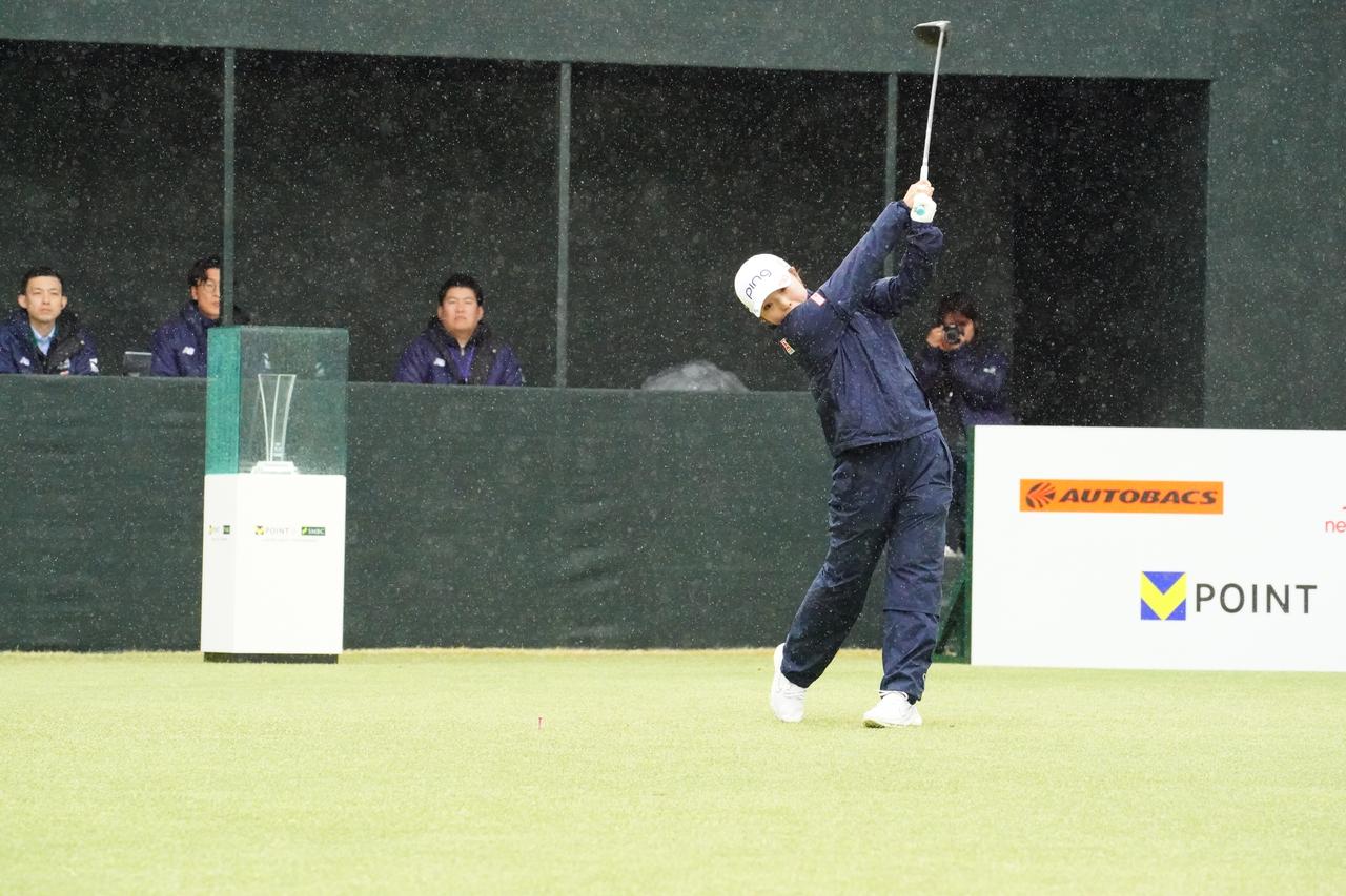 画像 : 8番目の画像 - Vポイント×SMBCレディス初日の佐久間朱莉のドライバースウィング - みんなのゴルフダイジェスト