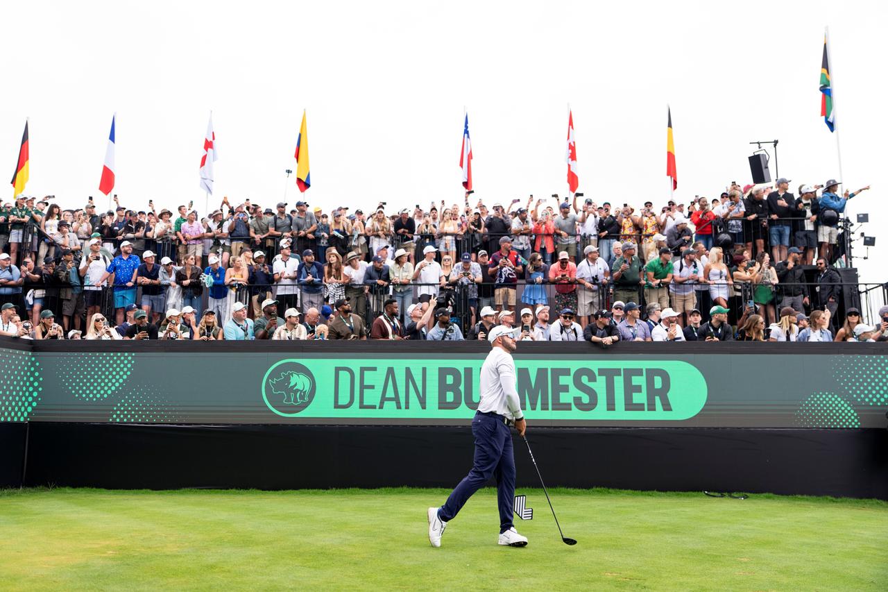 画像: 3日目の1番Hのティーショットを終えるバーメスター(提供/LIVゴルフ)