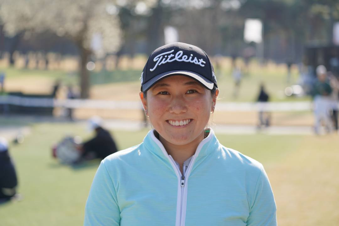 画像: ラウンド中もキャディと楽しそうにしている姿が印象的な肥後莉音