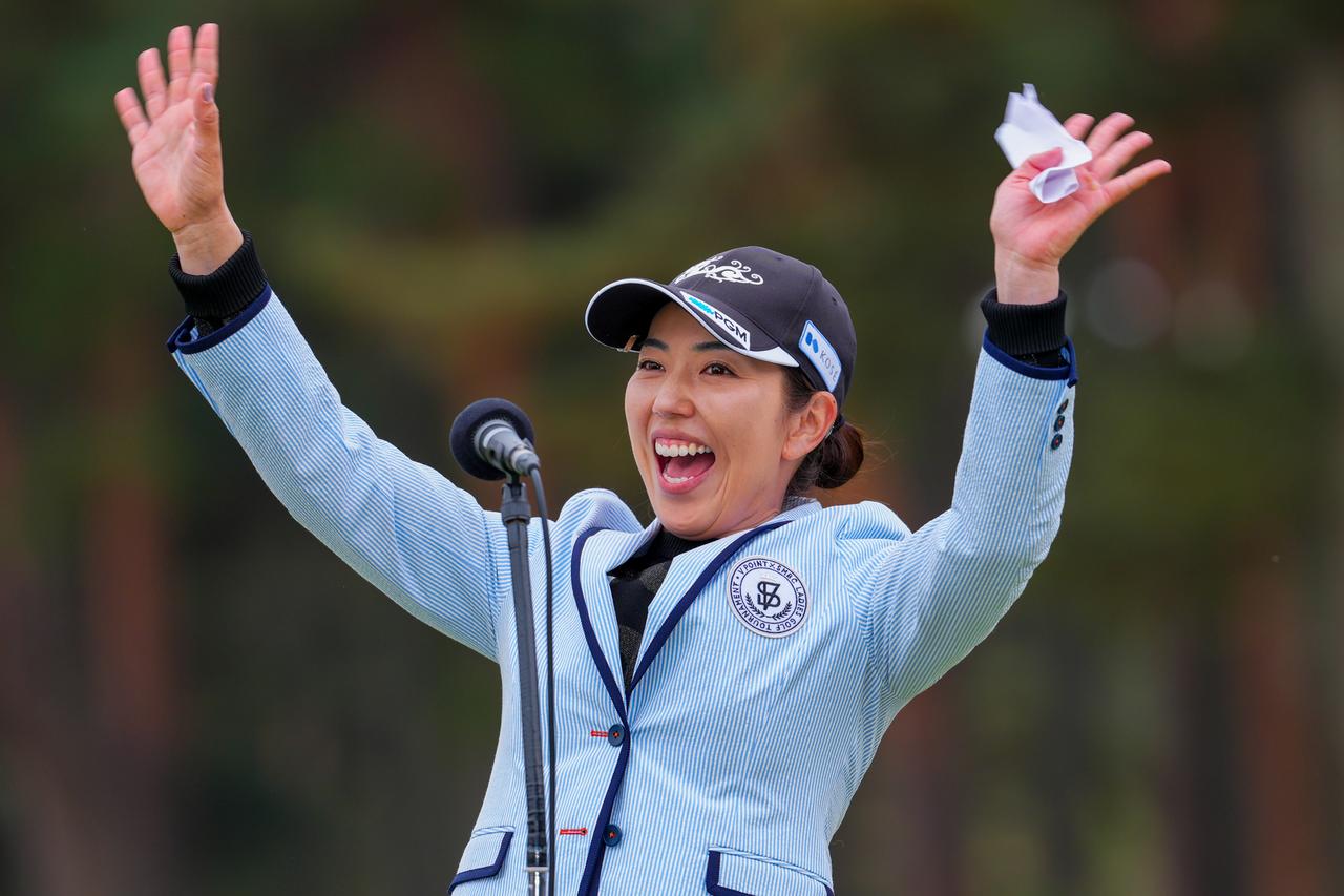 画像: 笠りつ子が18番バーディで決着!父と掴んだ涙の復活優勝。若手の追撃を退けたベテランの底力【国内女子ツアー】 - みんなのゴルフダイジェスト