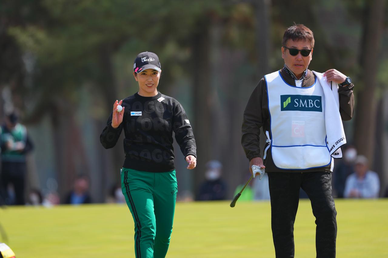 画像: 右側が笠りつ子の父、清也さん(撮影/姉崎正)