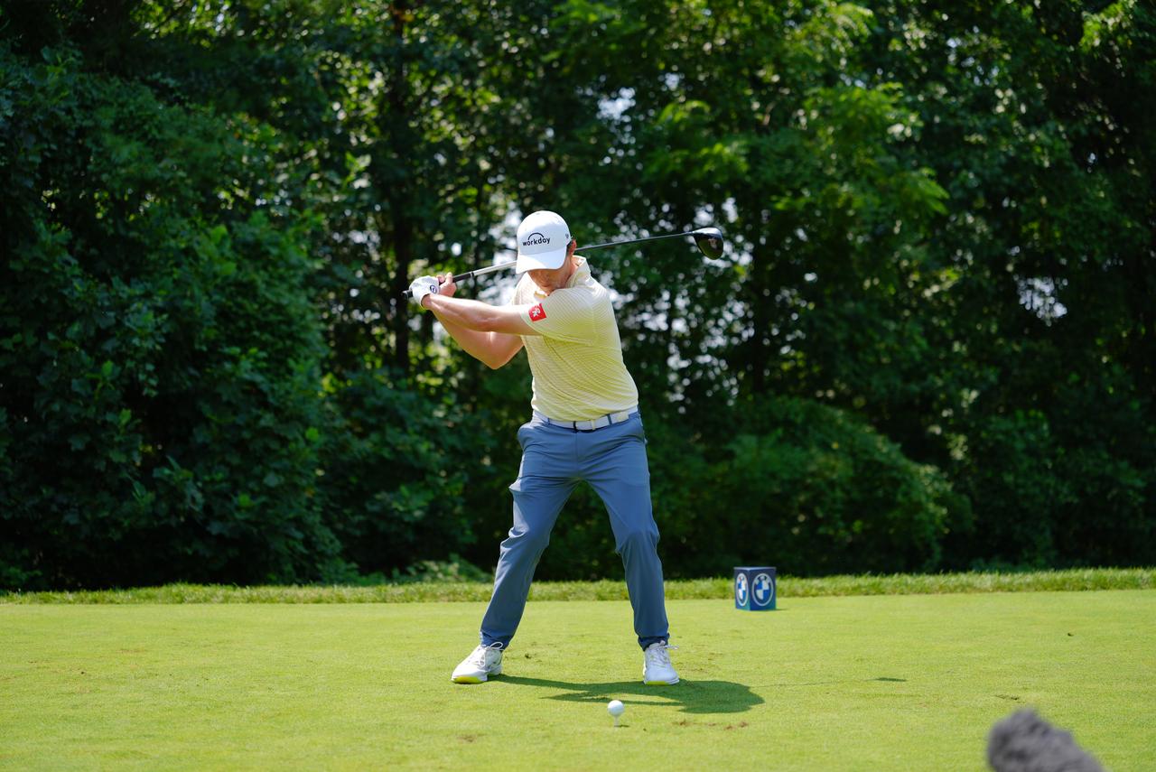 画像 : 5番目の画像 - マシュー・フィッツパトリックのドライバー連続正面写真※2025年BMW選手権（撮影/岩本芳弘） - みんなのゴルフダイジェスト