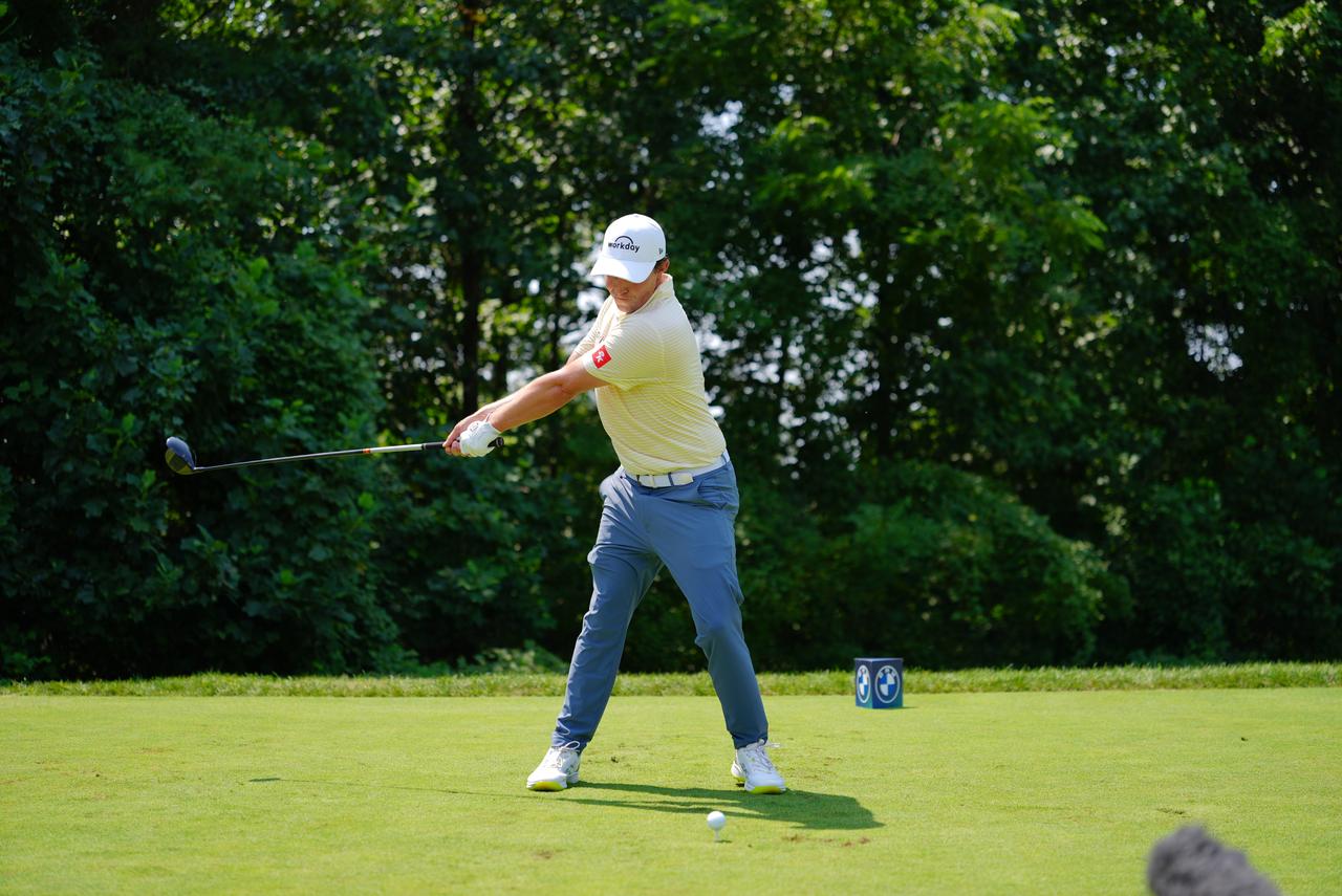 画像 : 2番目の画像 - マシュー・フィッツパトリックのドライバー連続正面写真※2025年BMW選手権（撮影/岩本芳弘） - みんなのゴルフダイジェスト