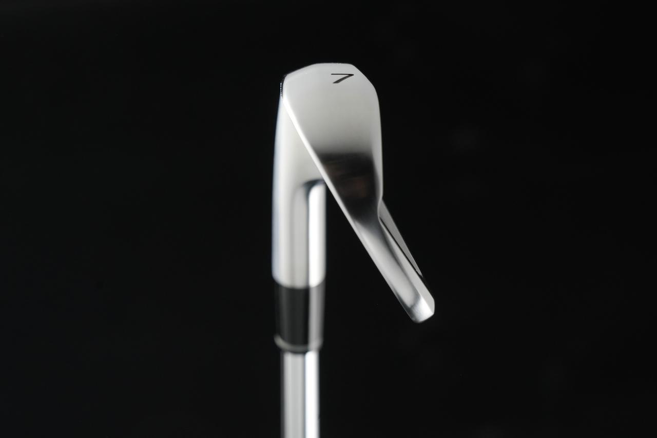 画像: バウンス角は7番で20度と極めて大きい