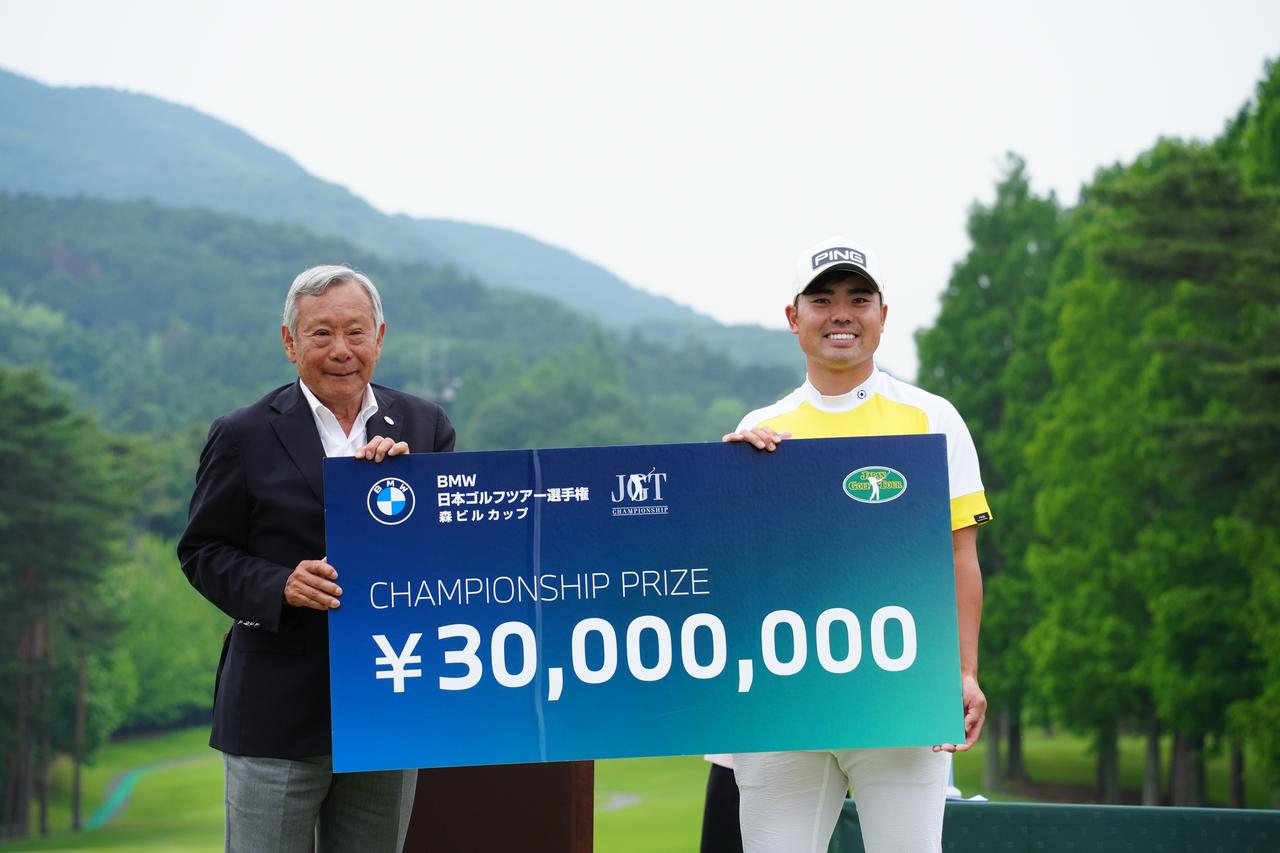 画像: 昨シーズンは「BMW 日本ゴルフツアー選手権 森ビルカップ」で1勝挙げ、賞金ランキングでは3位に入賞。しかし、ポイント換算の場合、4～5位になったはずと蟬川（撮影/岡沢裕行）