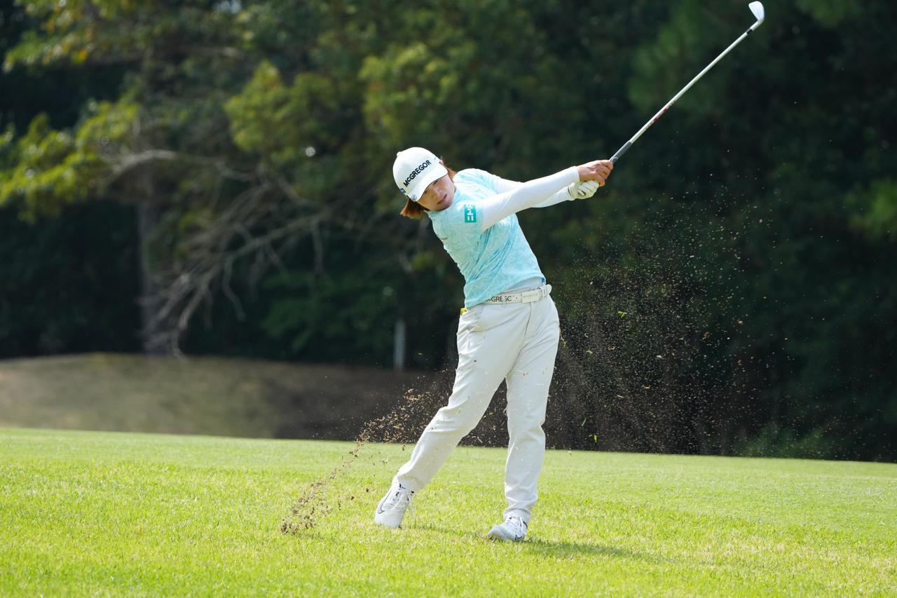 画像 : 11番目の画像 - 永峰咲希　アイアン斜め正面連続写真 - みんなのゴルフダイジェスト