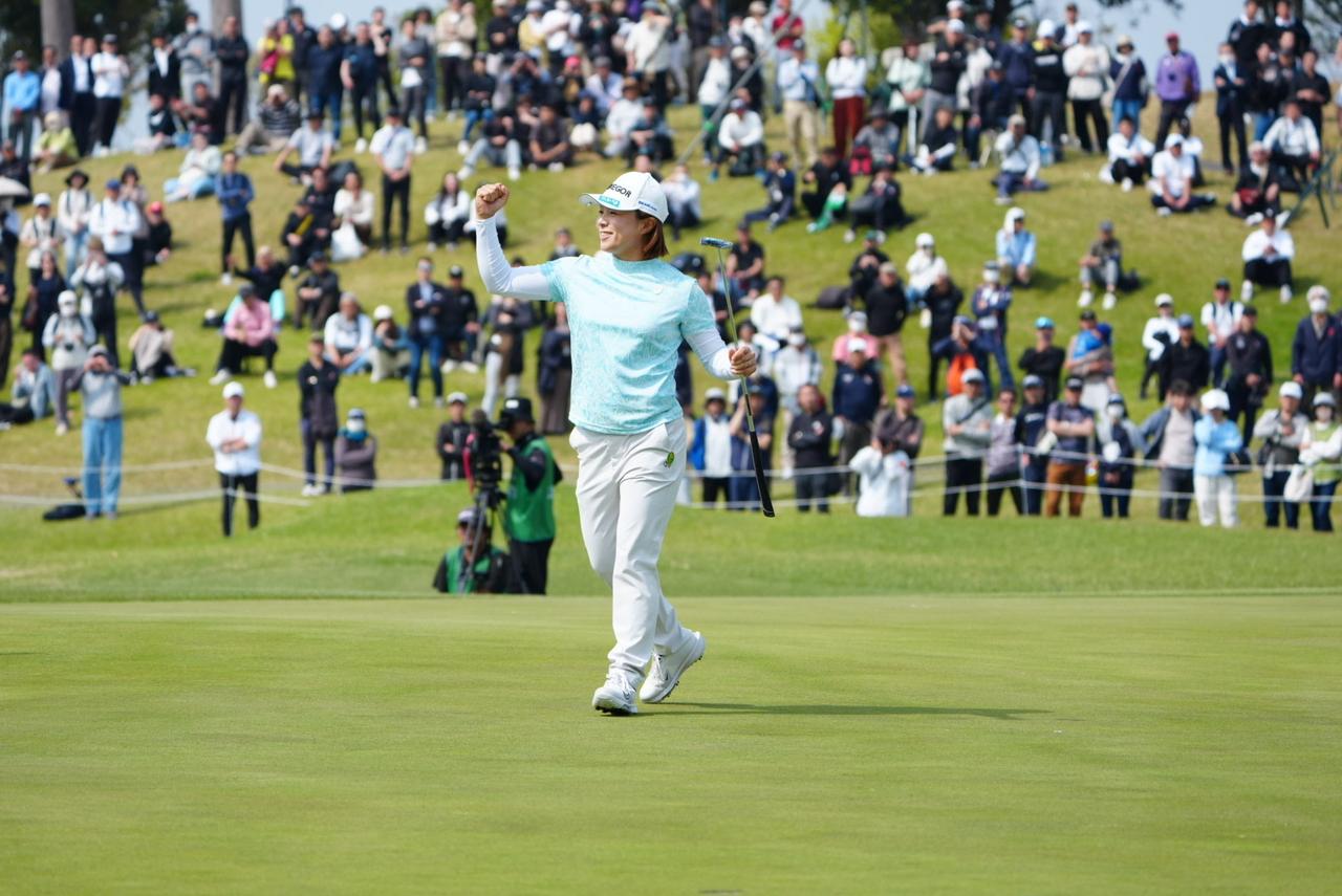 画像: 地元宮崎出身の永峰咲希が「アクサレディス」で今季初優勝(通算4勝目)を飾った