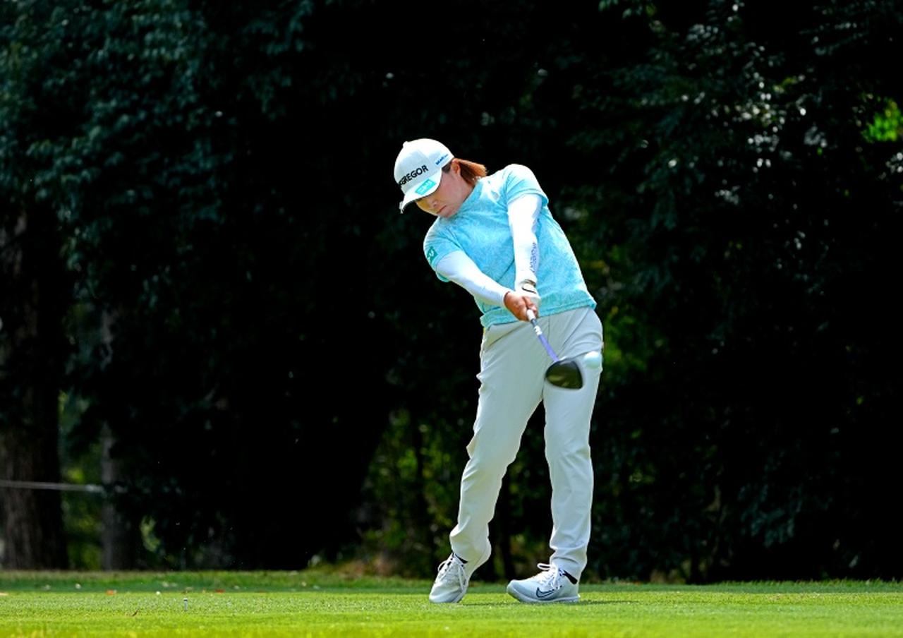 画像 : 7番目の画像 - 【写真】永峰咲希のドライバーショット連続写真（撮影/岡沢裕行） - みんなのゴルフダイジェスト