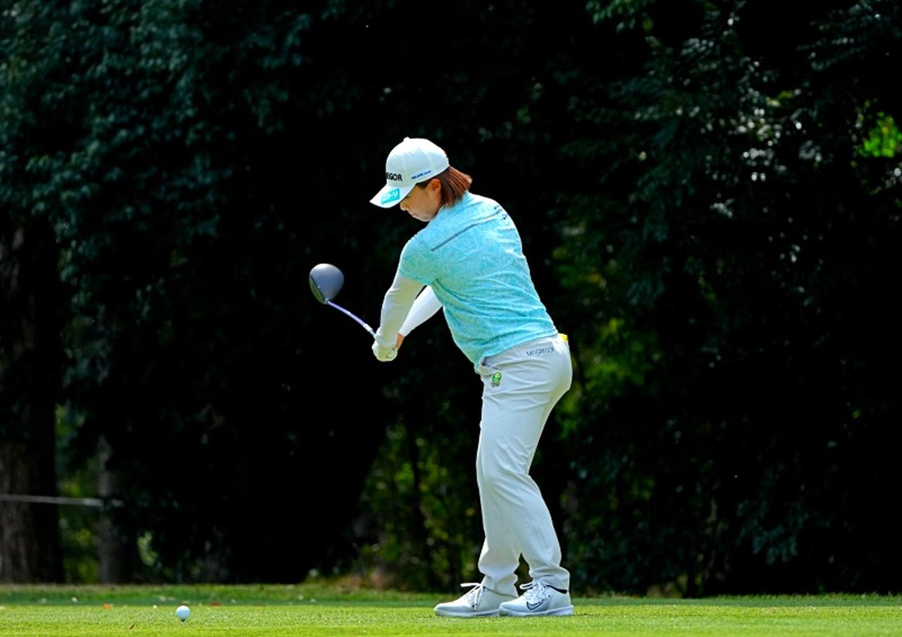 画像 : 3番目の画像 - 【写真】永峰咲希のドライバーショット連続写真（撮影/岡沢裕行） - みんなのゴルフダイジェスト