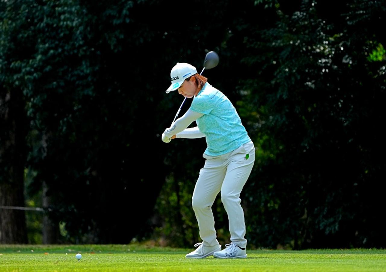 画像 : 5番目の画像 - 【写真】永峰咲希のドライバーショット連続写真（撮影/岡沢裕行） - みんなのゴルフダイジェスト