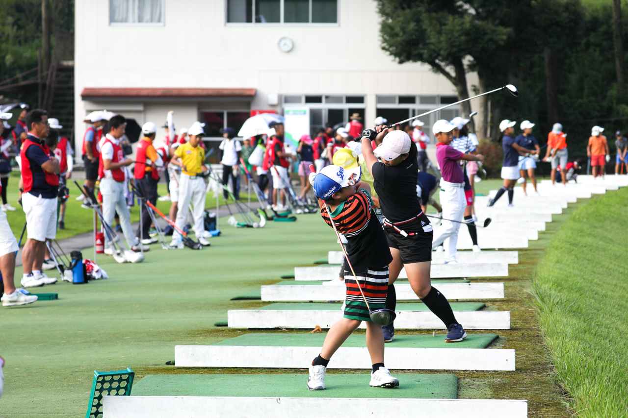 画像: まずは振る。そして、勘を磨く。【短期連載・わきゅうのジュニア育成術#2】 - みんなのゴルフダイジェスト