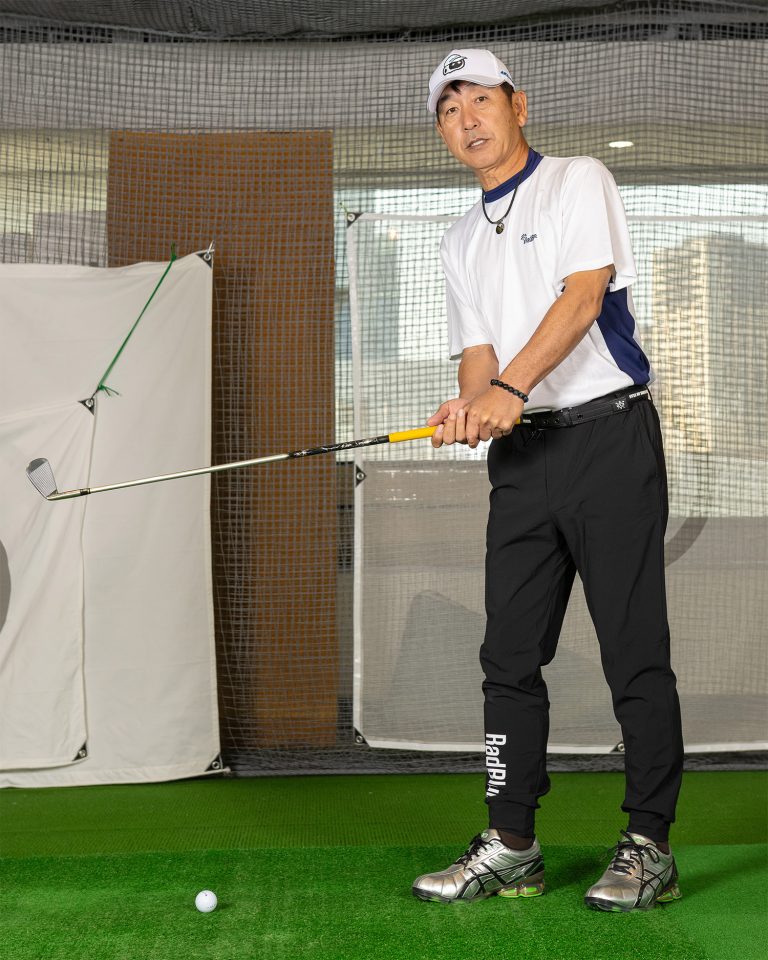 画像: ボールに構えるのではなくターゲットに構える