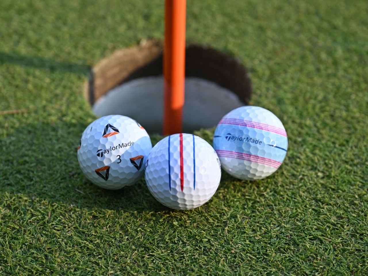 画像: ビギナーこそ「アライメントボール」を使うべき理由とは？ - みんなのゴルフダイジェスト