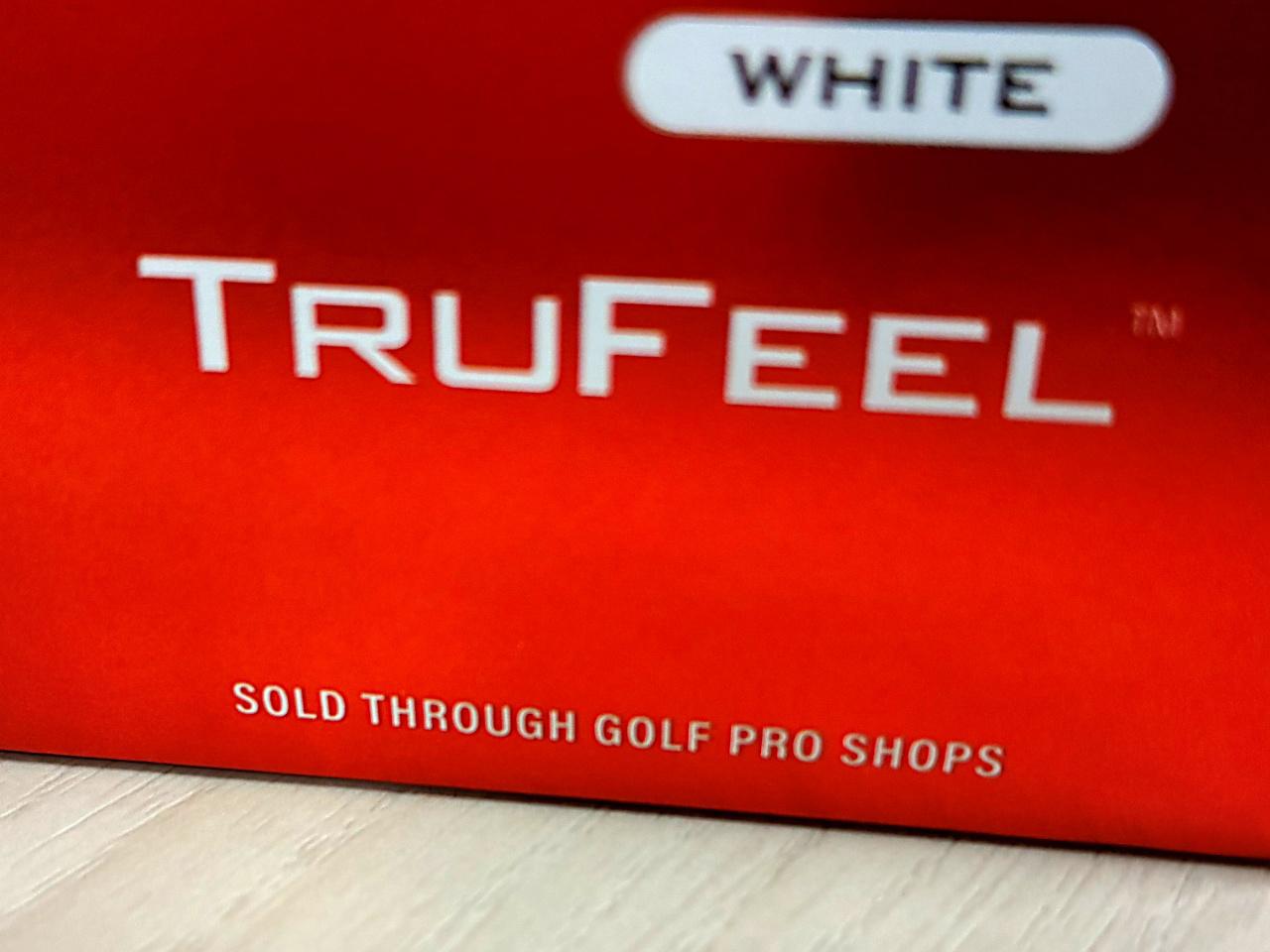 画像: ｢SOLD THROUGH GOLF PRO SHOPS｣、タイトリストボールすべてのパッケージに入る