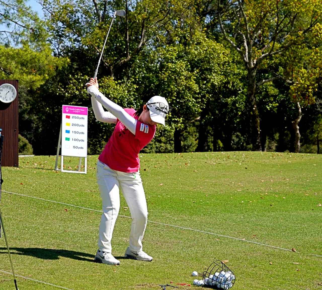 画像 : 5番目の画像 - 【連続写真13枚】清本美波のアイアンショット斜め後方 - みんなのゴルフダイジェスト