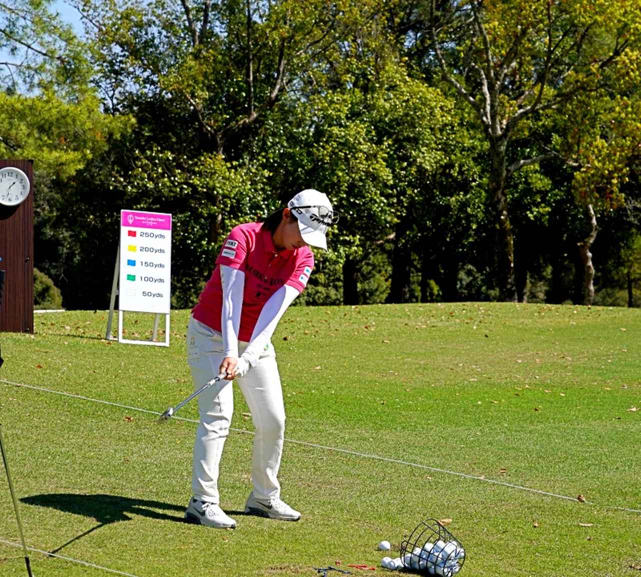 画像 : 2番目の画像 - 【連続写真13枚】清本美波のアイアンショット斜め後方 - みんなのゴルフダイジェスト