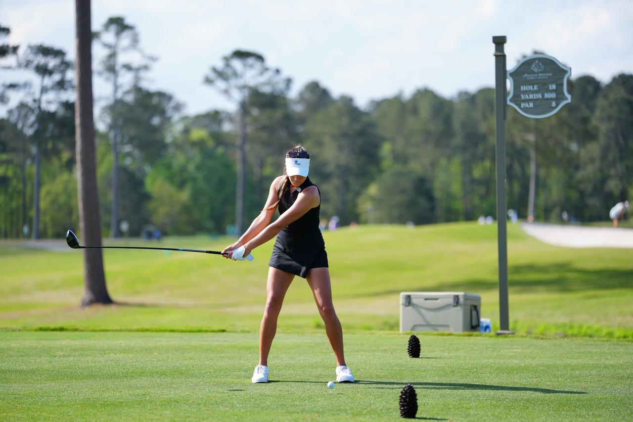 画像: テークバック:ワイドでヘッドの位置が非常に遠い